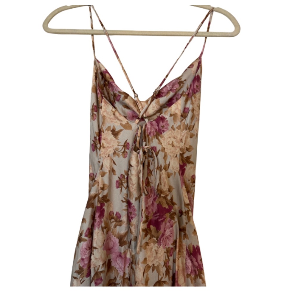 ASTR THE LABEL Gaia Floral Midi Dress - Picture 7 of 8